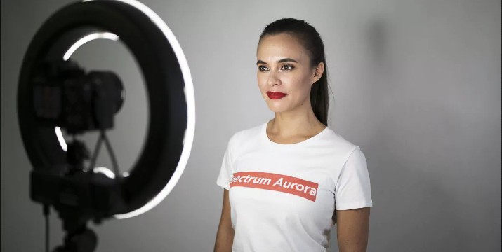 13,90€ από 49€ (-72%) για ένα Φωτιστικό LED δαχτυλίδι 25,5cm με dimmer, τρίποδο και επιλογή 3 χρωμάτων, ιδανικό για επαγγελματίες αισθητικής ιατρικής, αισθητικούς, make-up artists καθώς και λάτρεις της φωτογράφισης, με παραλαβή από το Idea Hellas στη Νέα Ιωνία και με δυνατότητα πανελλαδικής αποστολής στο χώρο σας.Κωδ:230.3988